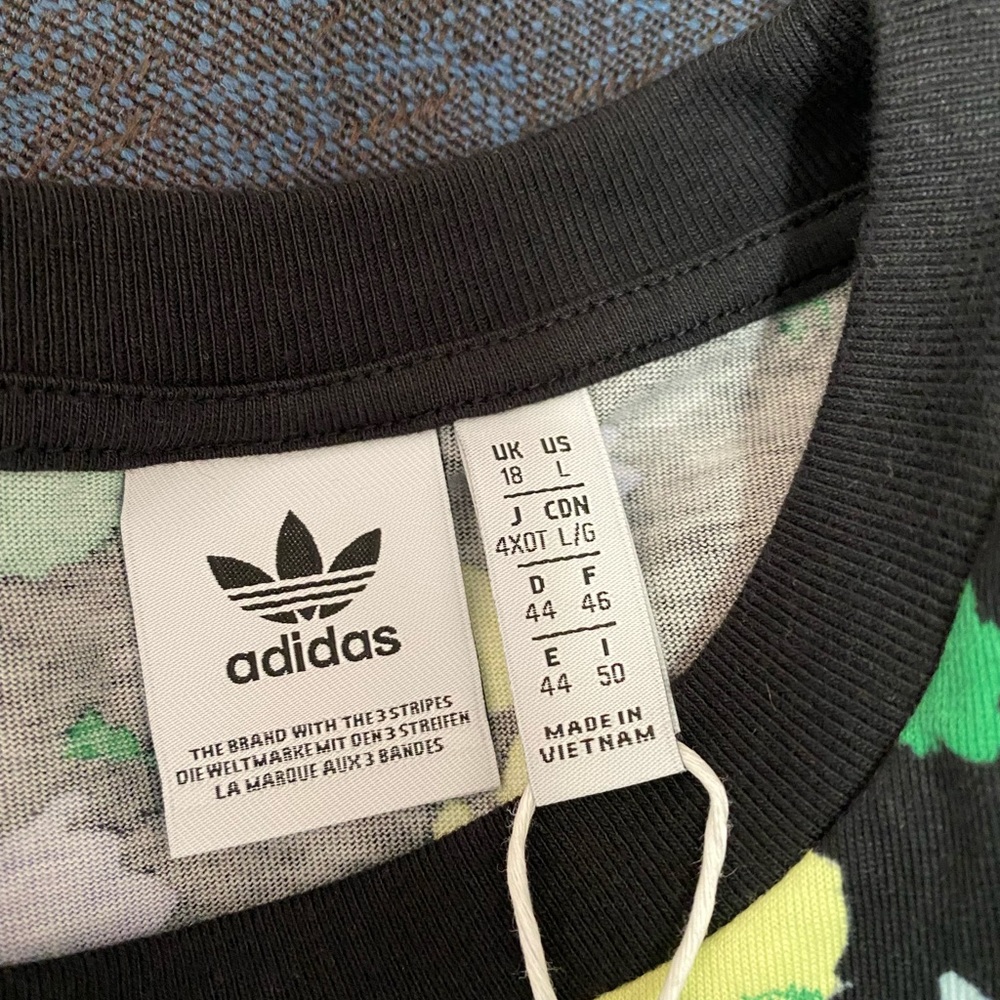 Floral Adidas Tee - Picture 6 of 7
